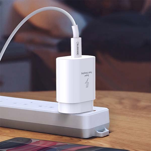 lakierowana ładowarka usb c uniwersalna kompatybilność